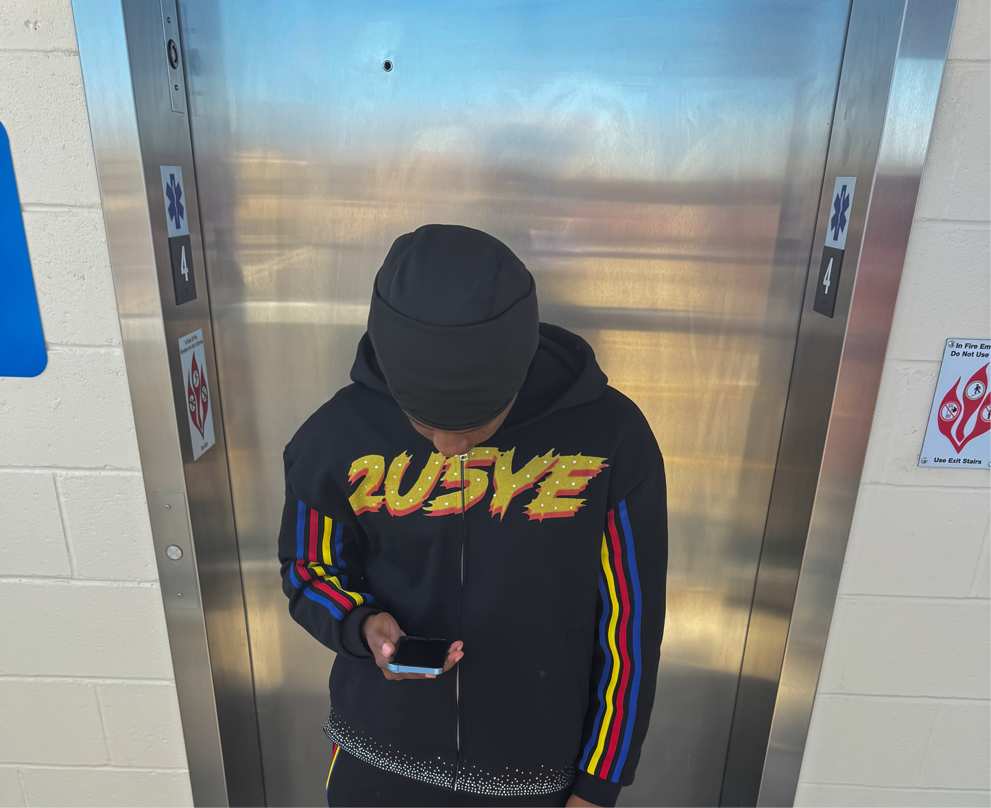 2u5ye zip- ups (only)
